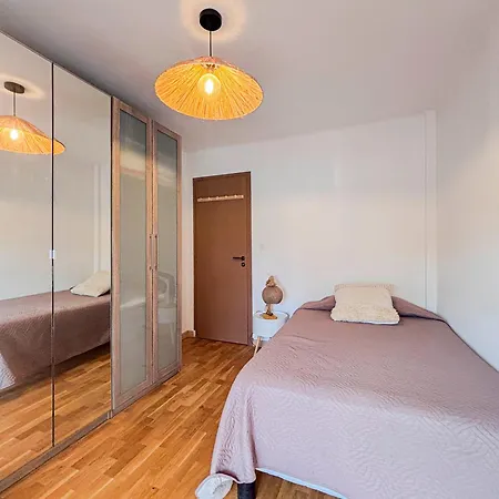 Entre Et Ville, Cocon Avec Terrasse - 3 Pers Apartment *
