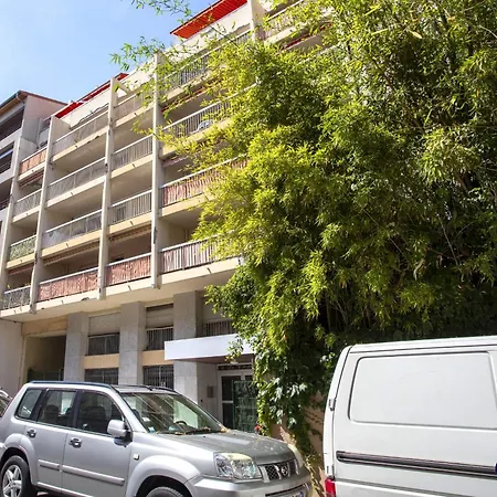 Charming With Balcony In The Heart Of The Liberation District Apartment