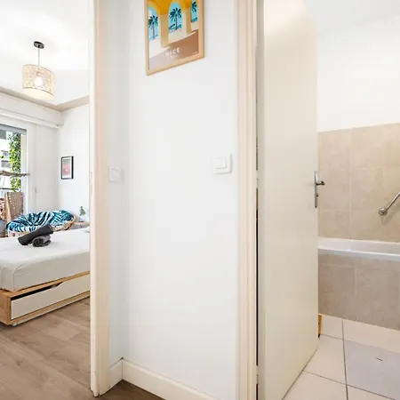 Bright & Cozy - Large Sunny Terrace Apartment Nice
