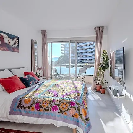 Stunning Sea View 2 Bedroom In Apartment