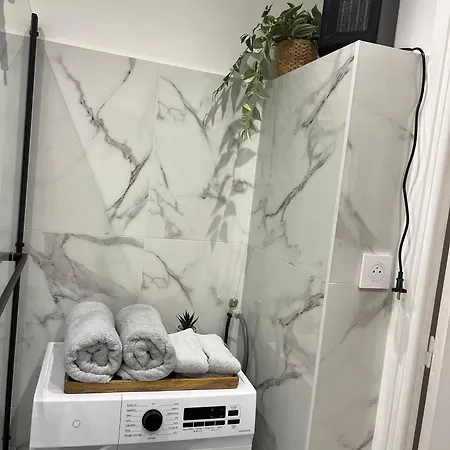 Proche De Toutes Commodites - Ouest Apartment *