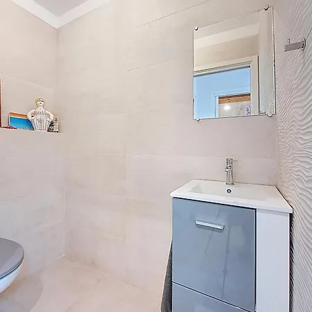 Apartment S10 Staywizus - Duplex 3 Bdr Ac Wifi Balcony 10 Mins Nice