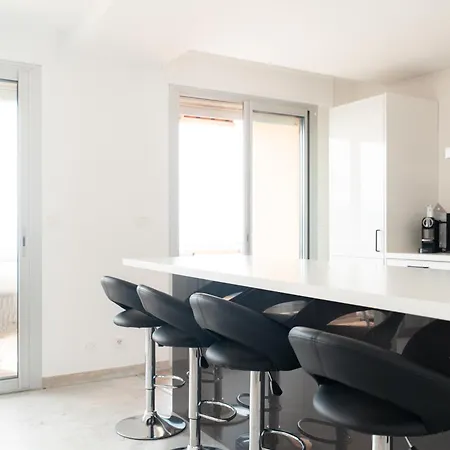 Apartment Wonderful View - 2br Fabron - Parking Nice