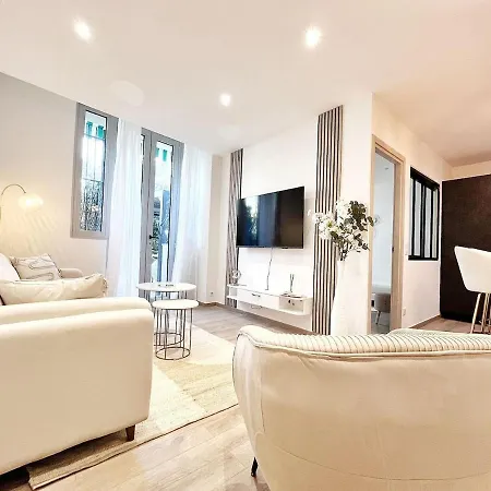 Le Magnifique Promenade Apartment