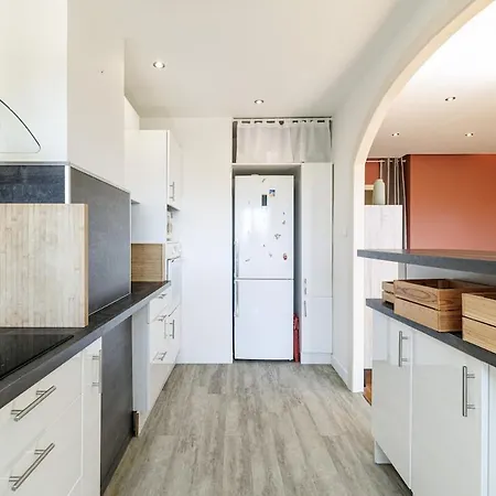 Apartment Spacieux T3 Avec Balcon Confort Et Convivialite