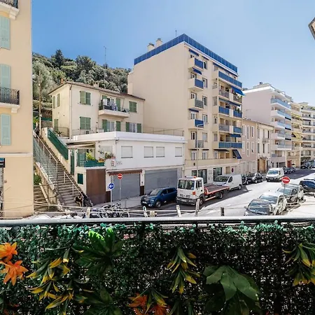 Apartment - Charming 2 In A Quiet Area *