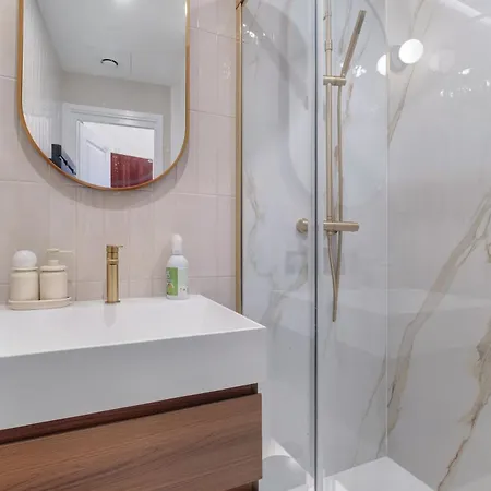 Carre D'or Apartment