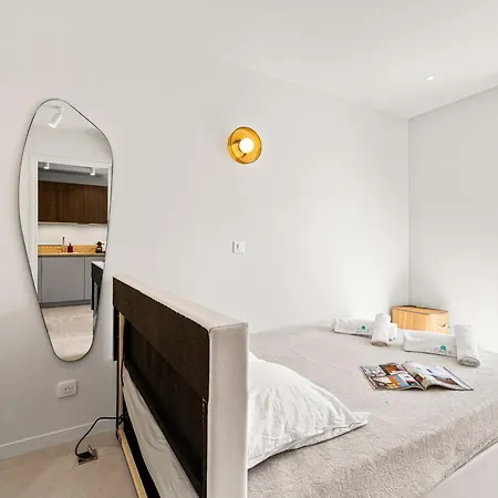 Carabacel - One Ac And Balcony Apartment *