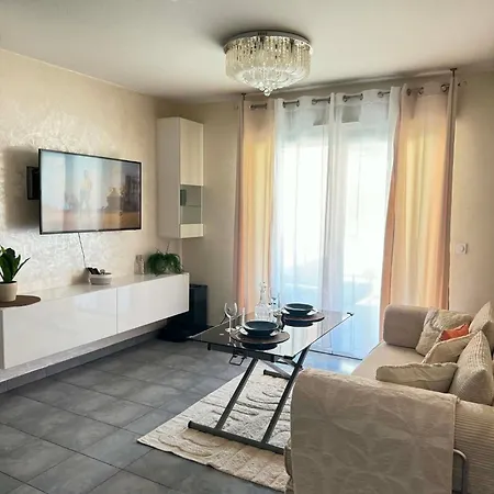 Apartment Moderne Avec Terrasse, Parking Et Clim *
