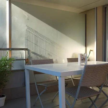 Avec Jardin Et Piscine Apartment