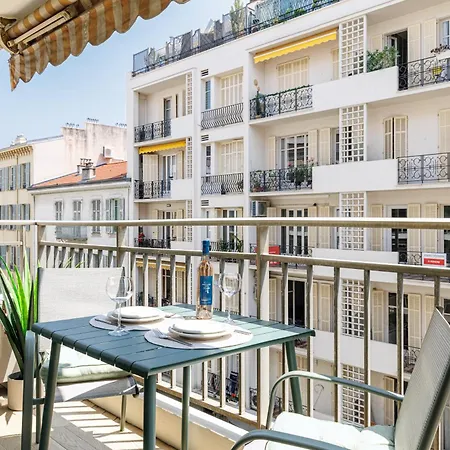 La Vie Riviera Apartment