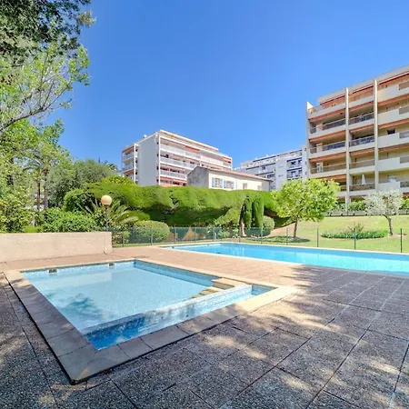 Beautiful 2-bedroom Apartment, Garden, Swimming Pool, Sea Within Walking Distance Nice