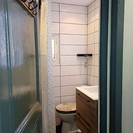 2p Renove Dans Bel Immeuble Nicois De Caractere Apartment *