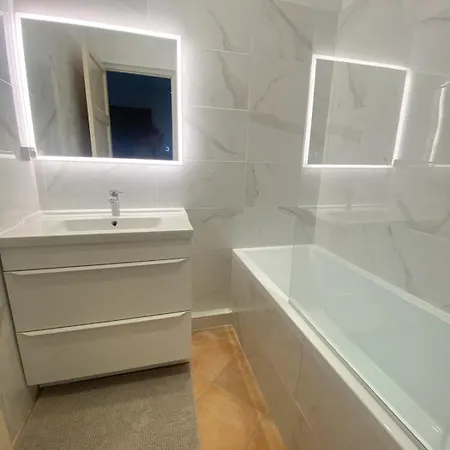 Apartment Loft Sur & Port - Balcon & Clim *