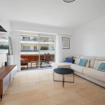 Apartment 110 M2 Family, 3 Bedrooms Ac And Terrace 8 Min Away