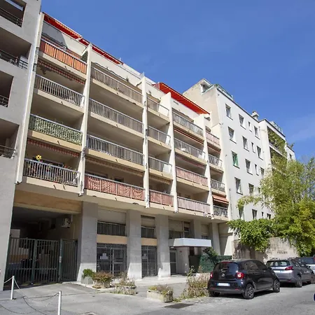Charming With Balcony In The Heart Of The Liberation District Apartment