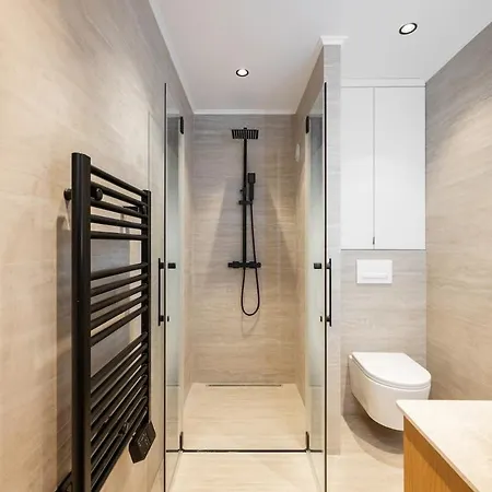 2-bedroom - Sleeps 4 - Place Massena Apartment