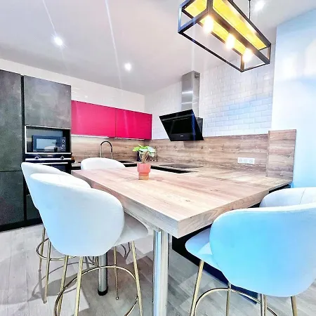 Le Magnifique Promenade Apartment