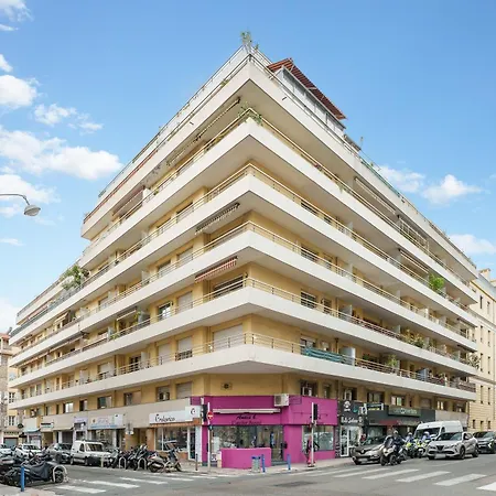 Apartment Renting - 2philibert - Bohemian Terrace Port & Promenade Nice