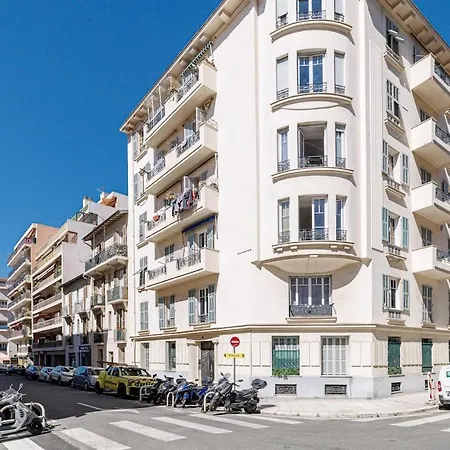 Apartment - Charming 2 In A Quiet Area