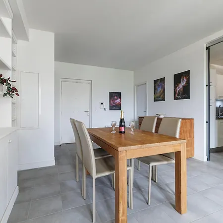 Charming 1 Bdr In The Center * Nice