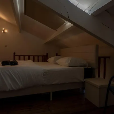 La Chaise Bleue Apartment *