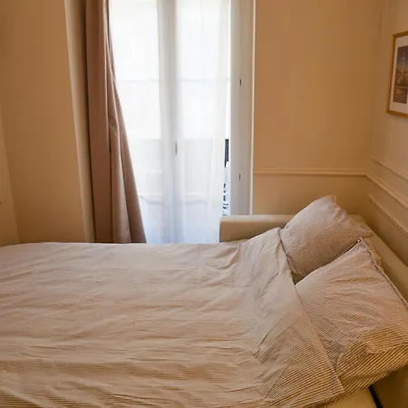 Chic Parisian Nice