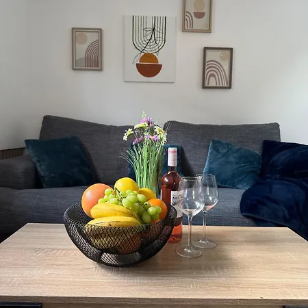 Apartment Charming New For 4 People - Garibaldi & Tram *