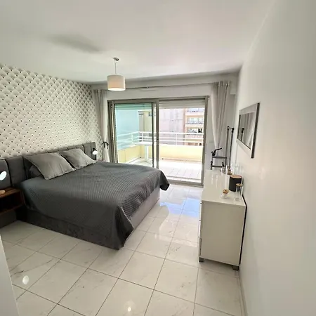 Les Residences Du Palais Le Riviera 2 A Coucher Apartment *