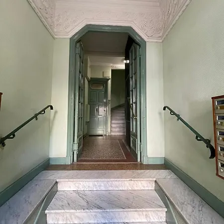 Apartment Chaleureux Proche De L'eglise Russe *