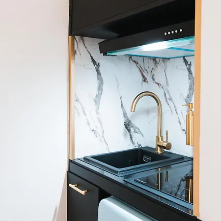 Apartment 1 Min Walk To Luxury Boutique Nice