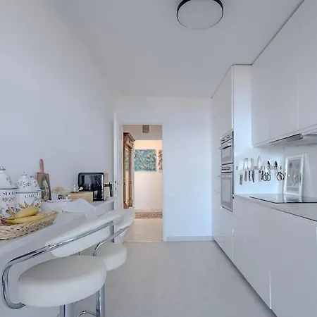Stunning Sea View 2 Bedroom In