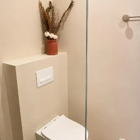 Completely Renovated 2 Minutes From The