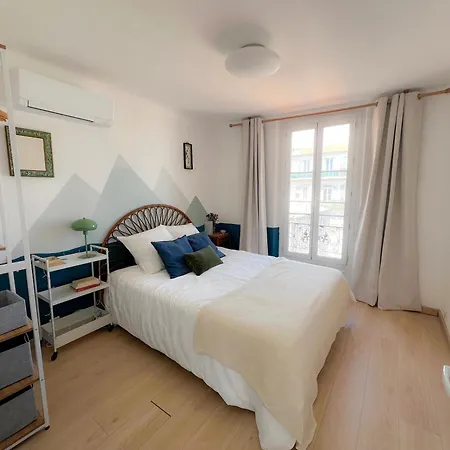Bright Floor 2br With Large Terrace In Centre Apartment *
