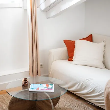 Charming & Bright Cozy Retreat On Port *