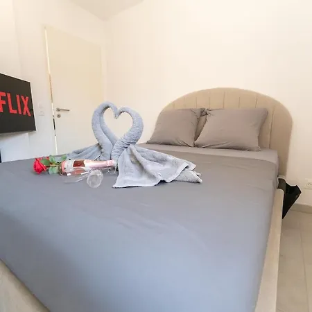 Bright With Terrace And Wi-fi Apartment