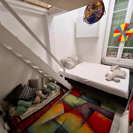 Sleeps 5 - Budget-friendly Flat - And Cozy Apartment Nice