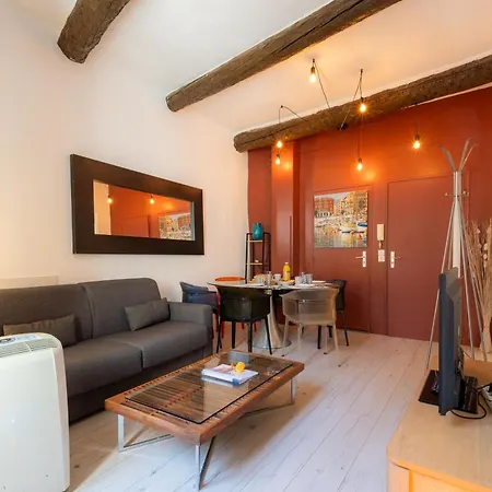 Old Town Nice, 2 Bedrooms & 2 Bathrooms,quiet, Ac For 4 People Apartment Nice