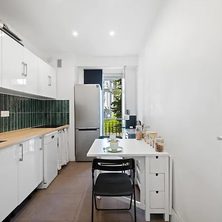 110 M2 Family, 3 Bedrooms Ac And Terrace 8 Min Away * Nice