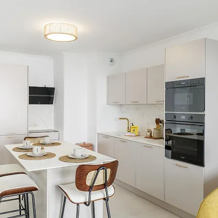 Quiet & Pretty 1 Bdr In The Center Apartment Nice