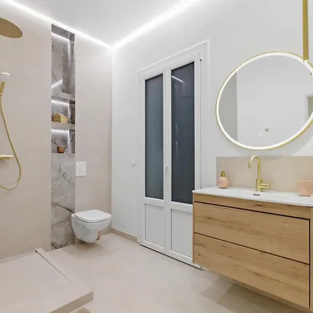 Apartment Place Du Palais Nice