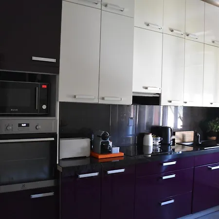 Apartment Climatise Et Proche De Nice