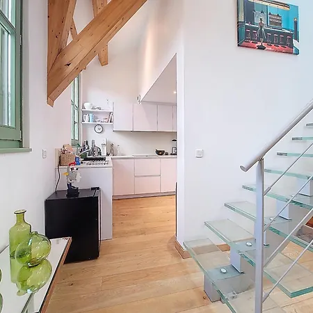 S10 Staywizus - Duplex 3 Bdr Ac Wifi Balcony 10 Mins Apartment