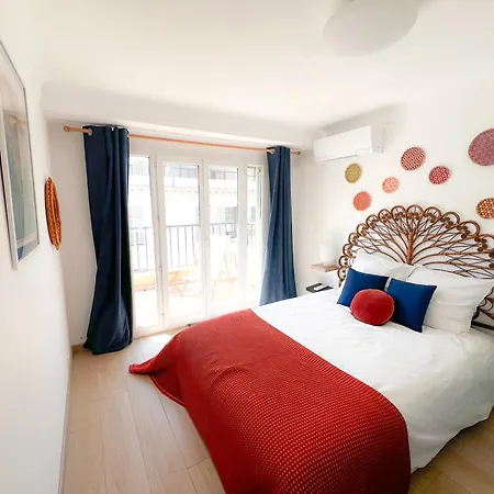 Bright Floor 2br With Large Terrace In Centre Apartment