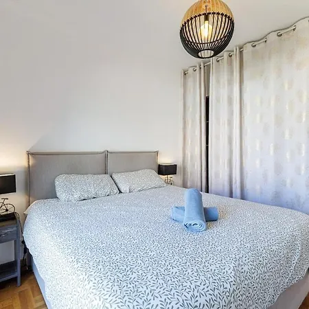 Spacieux T3 Avec Balcon Confort Et Convivialite Apartment
