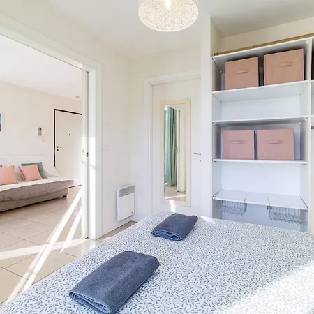 Apartment Bright With Balcony Port De Nice