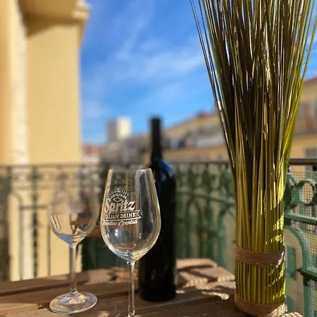 Apartment Cosy Balcon Clim Place Massena 10 Min En Tram Nice