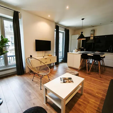 Apartment Spacieux Et - Vieux 5 Mn' A Pied
