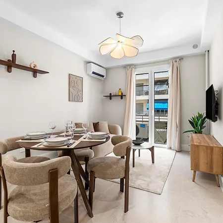 Fully Renovated 2-bedroom Apartment Nice