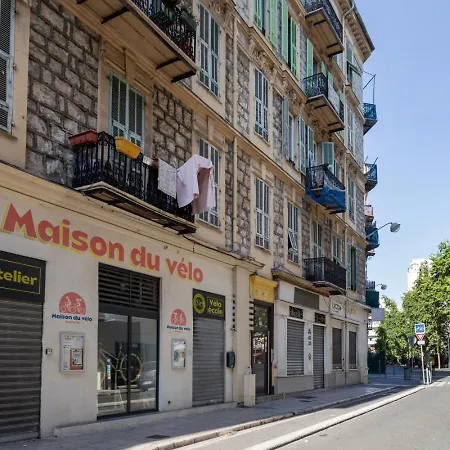 Apartment Hyper Centre De 2p Renove Emplacement Ideal *